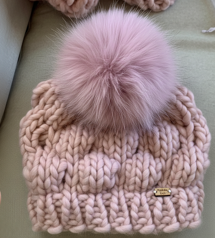 lilac knitted hat with fluffy real fur pom pom, chunky knitted womans hat in lilac, lilac chunky knit hat for woman
